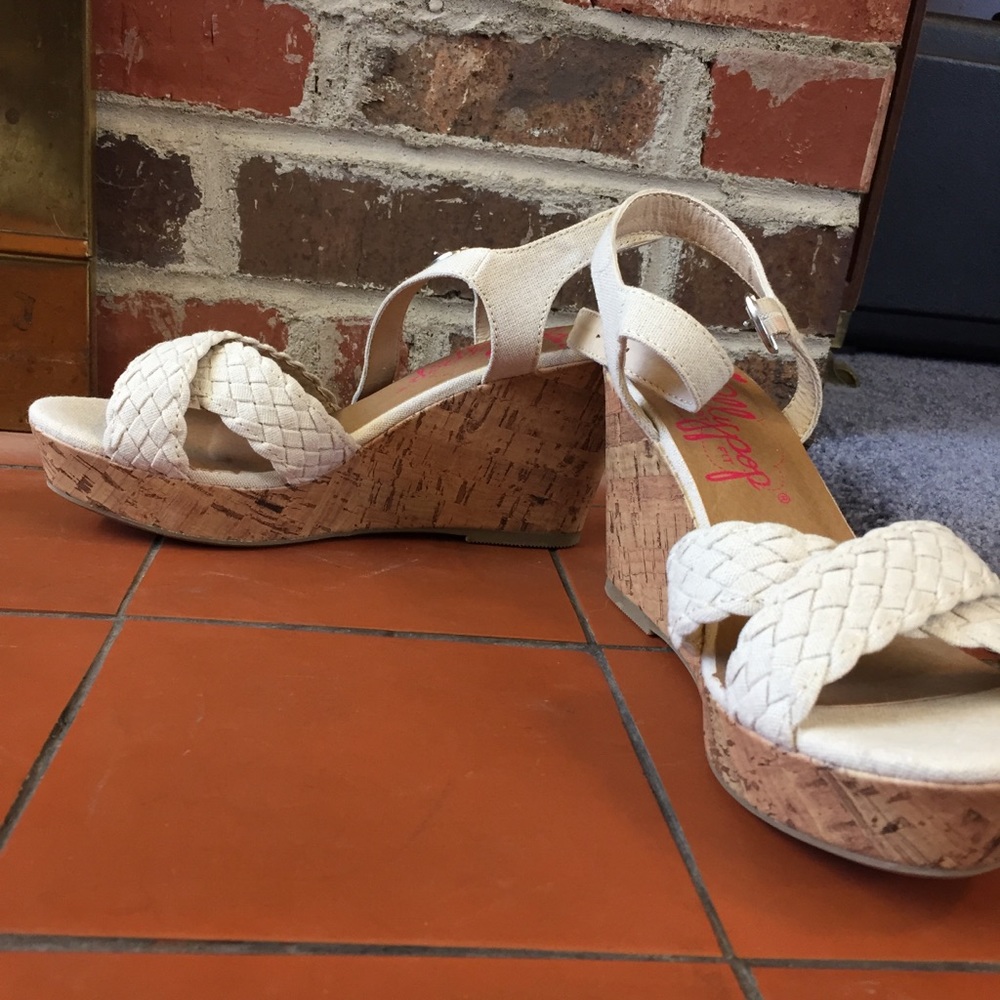 White summer wedges!